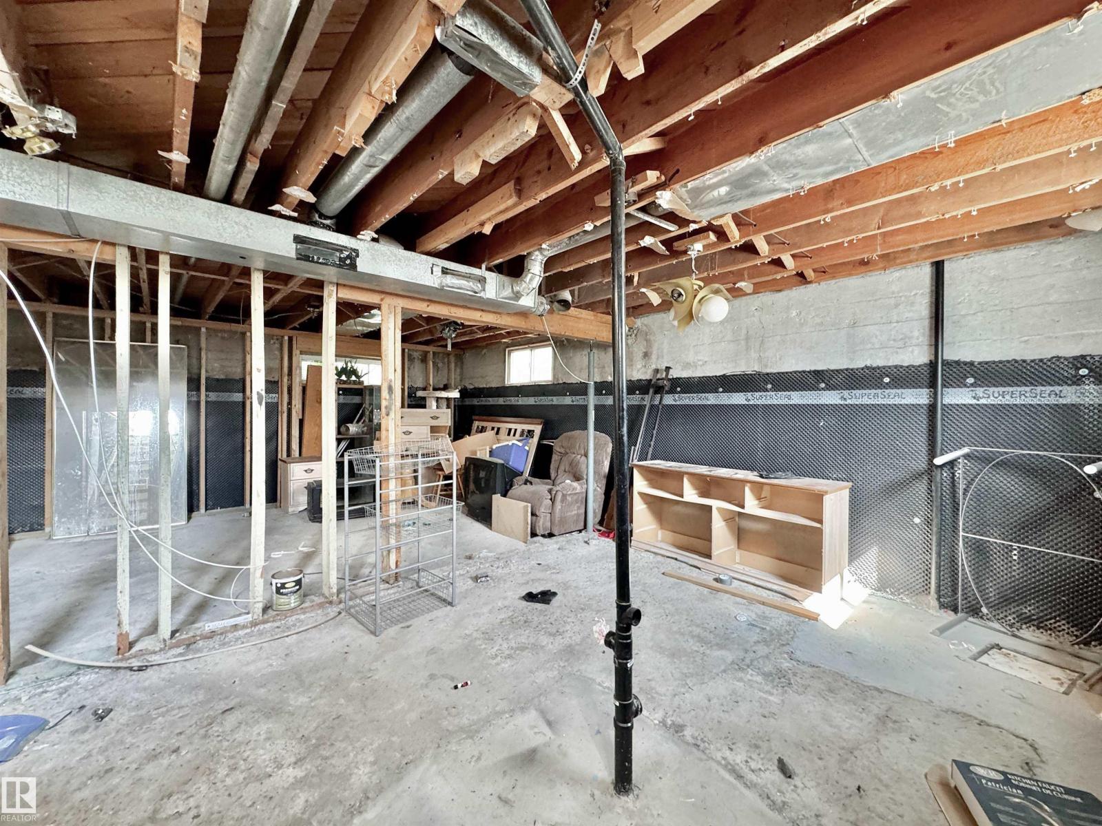 6209 106 ST NW - 41
