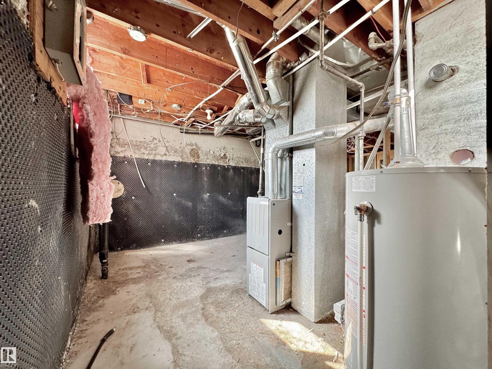 6209 106 ST NW - 43