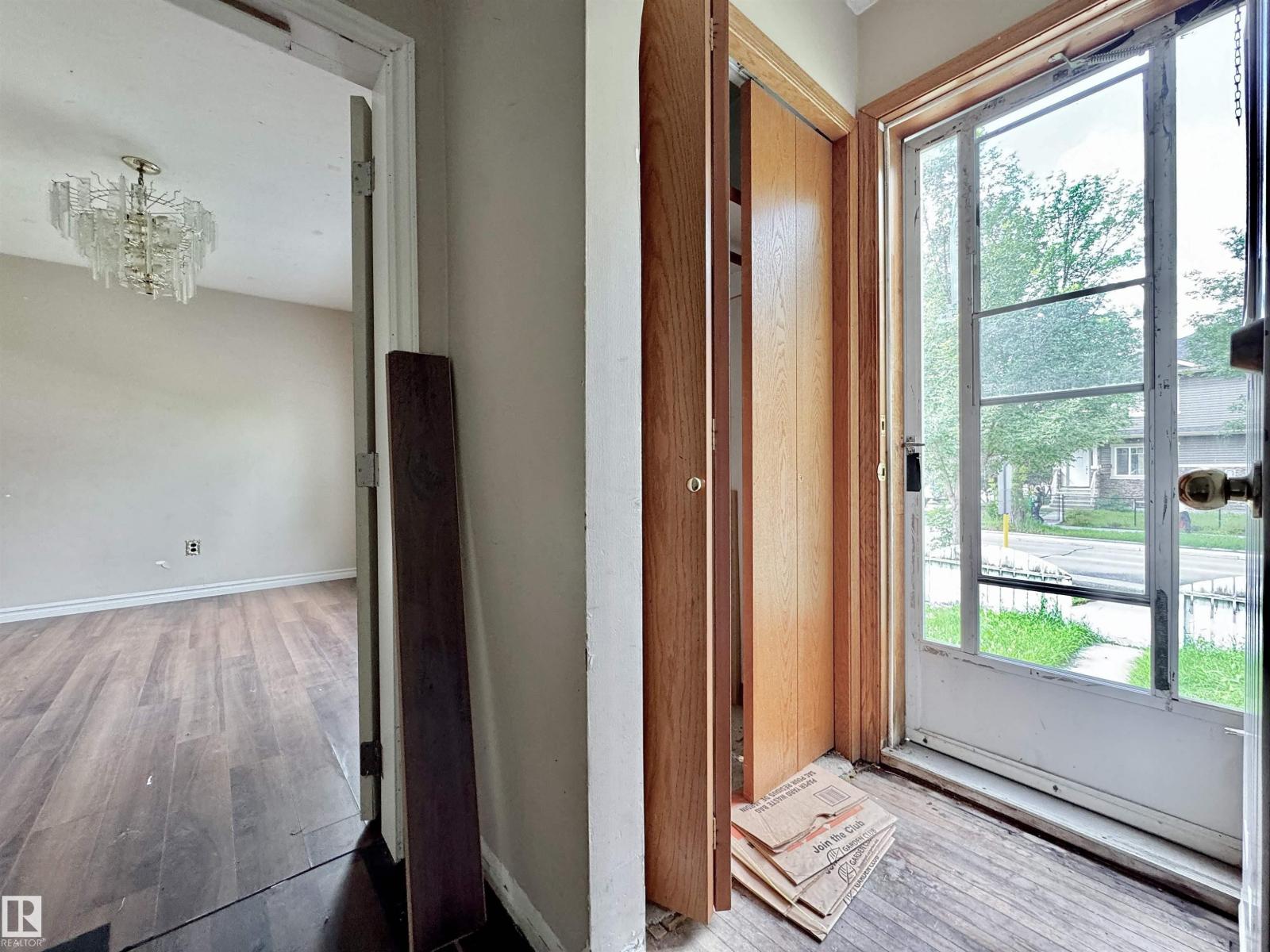 6209 106 ST NW - 6