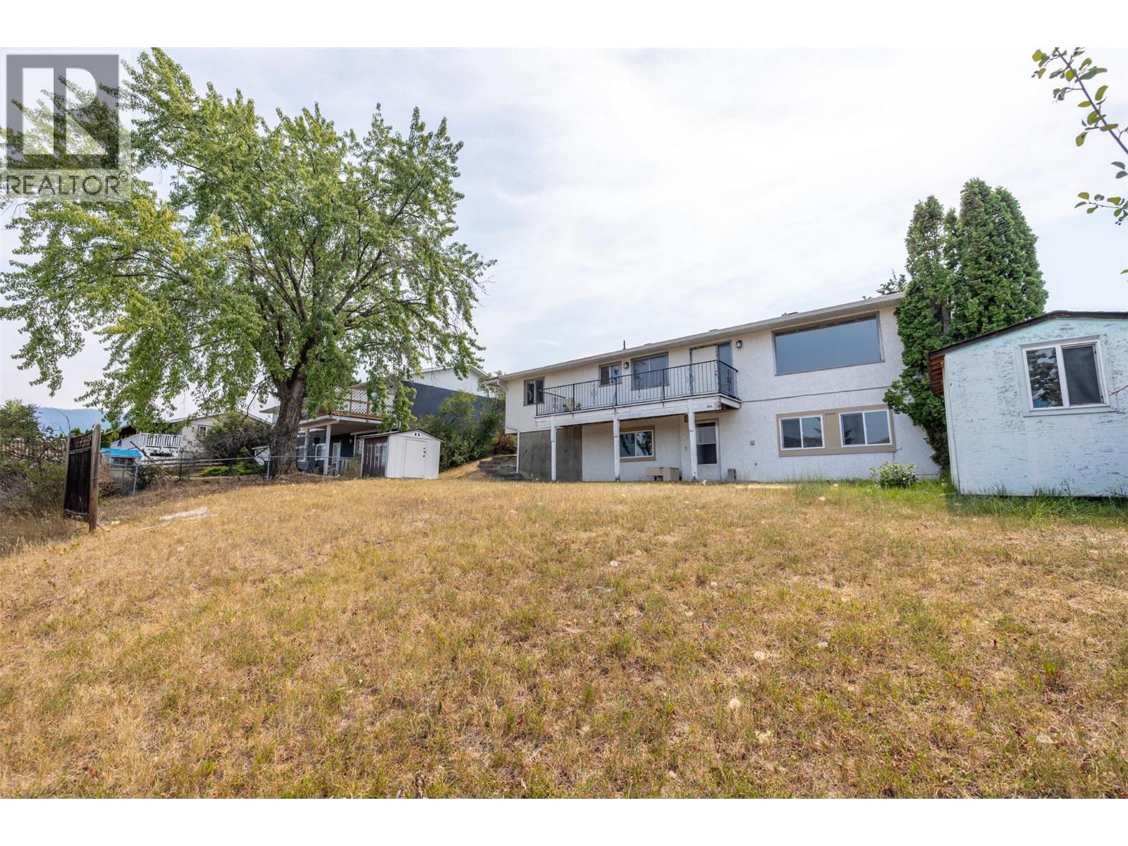 3805 22 Avenue - 28