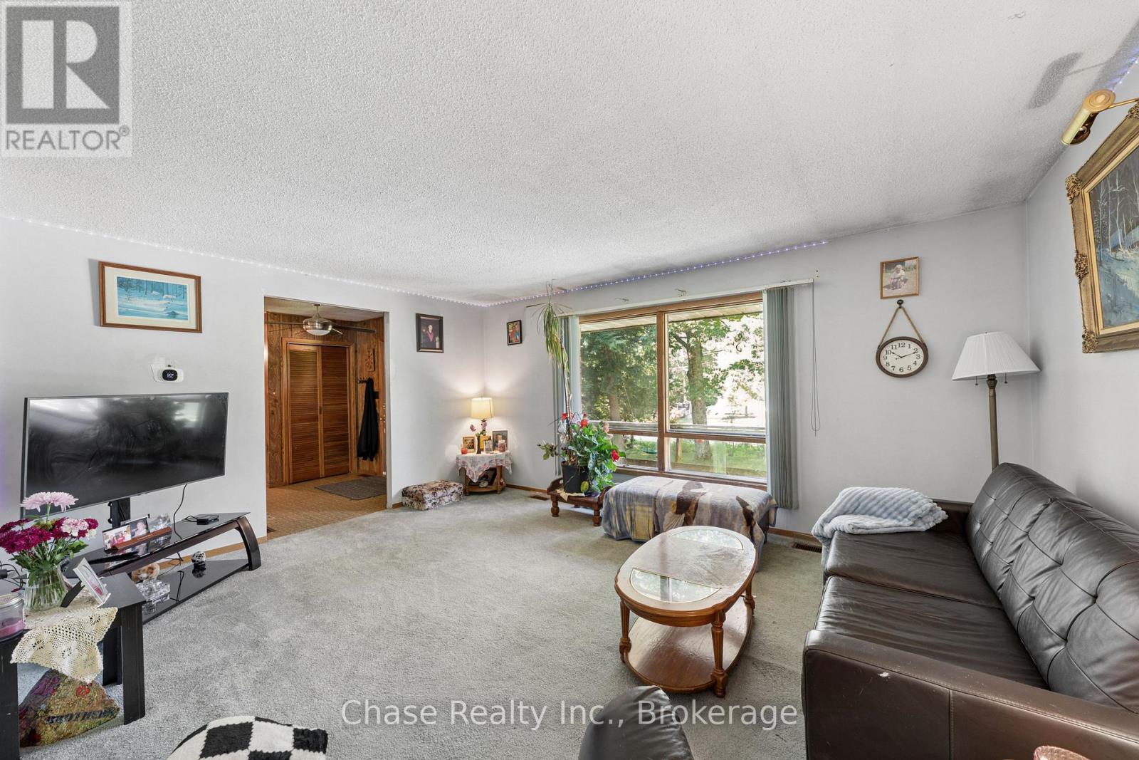 655 TINY BEACHES ROAD N - Image 11