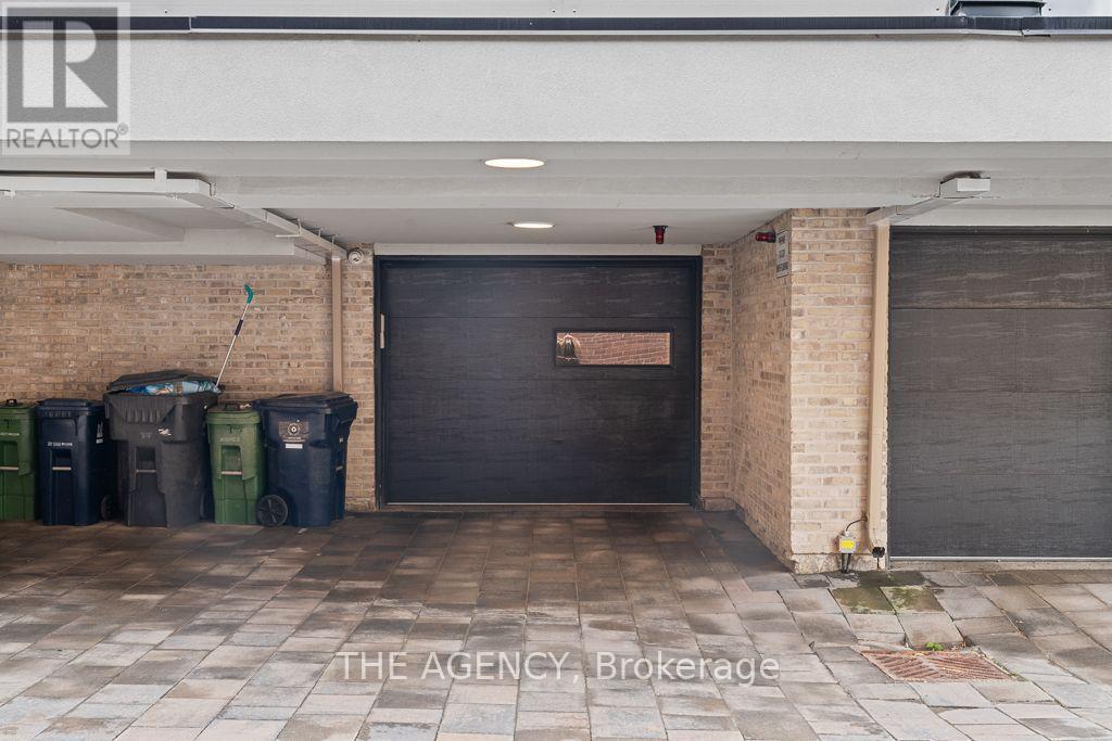 30 HILLHURST BOULEVARD - 25
