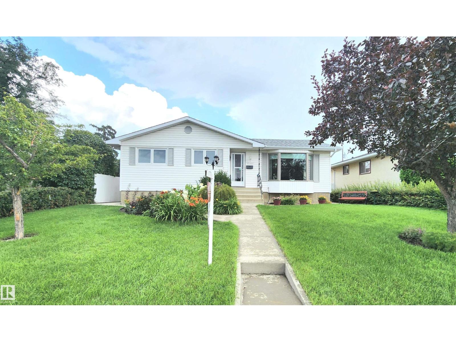 13307 DELWOOD RD NW, Delwood, Edmonton photo 1