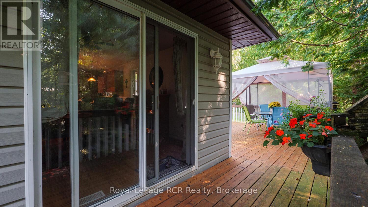 55 SHAMROCK BOULEVARD - Image 34