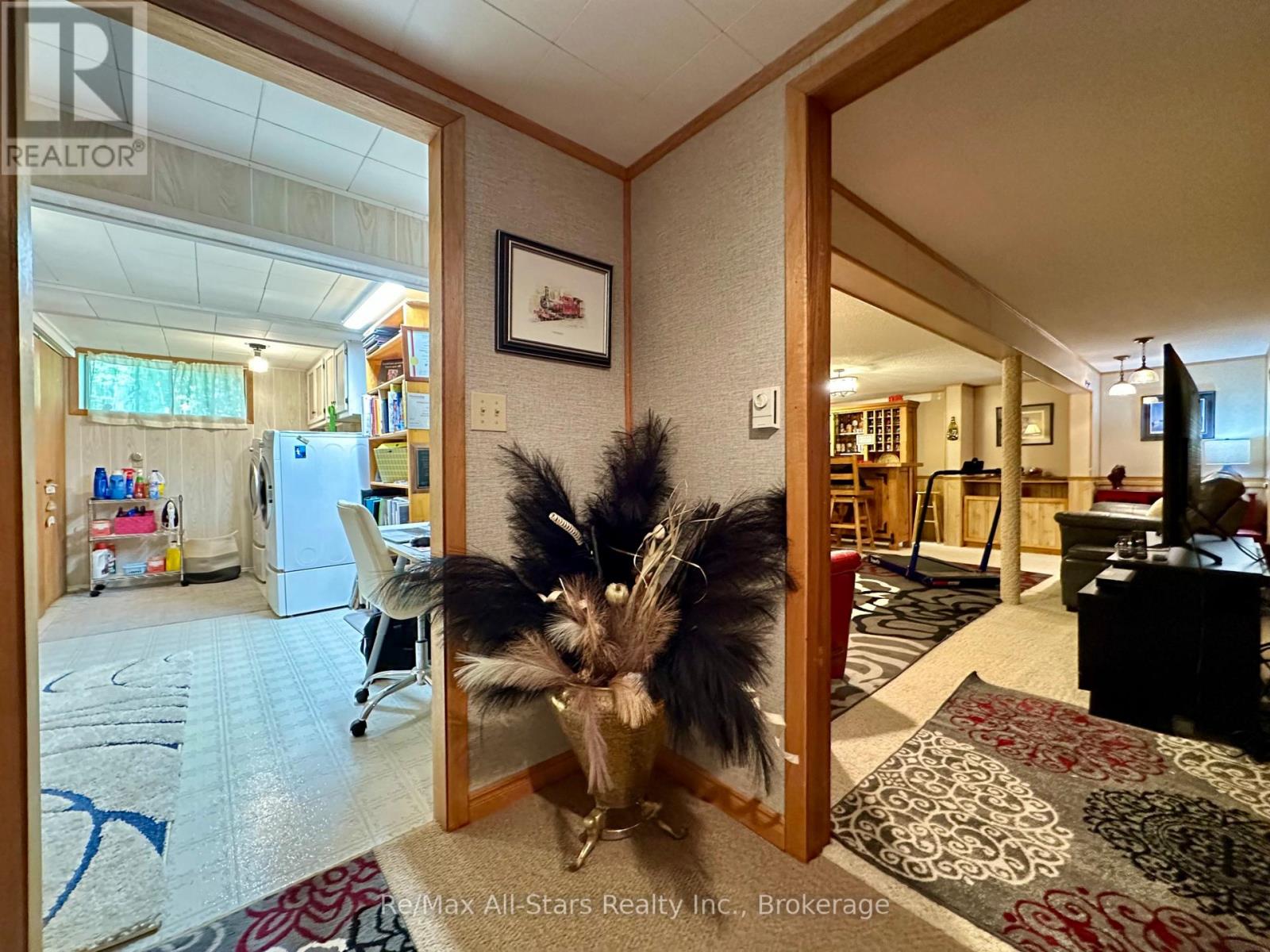 55 GOLF CLUB CRESCENT - Image 24