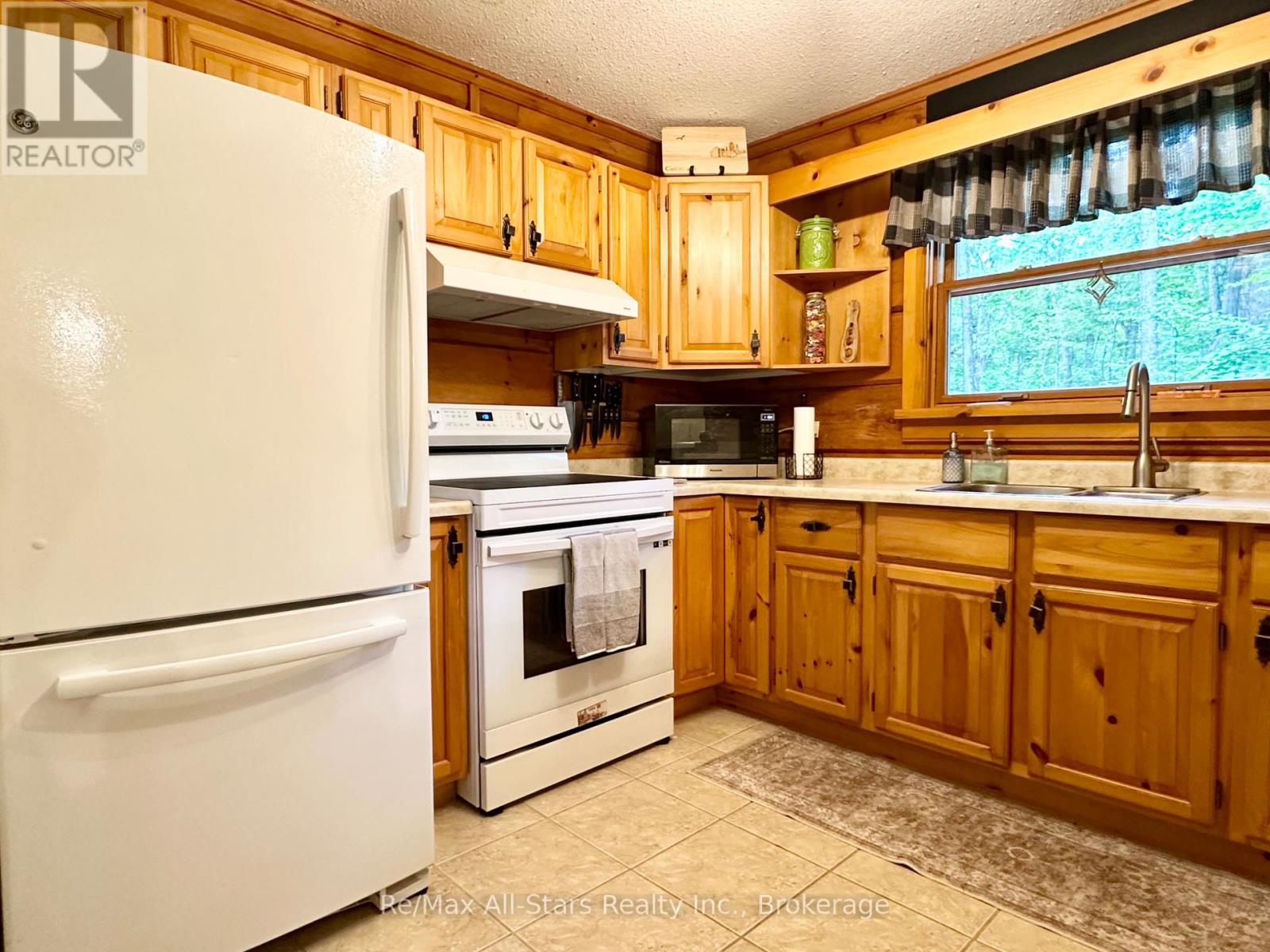 55 GOLF CLUB CRESCENT - Image 8