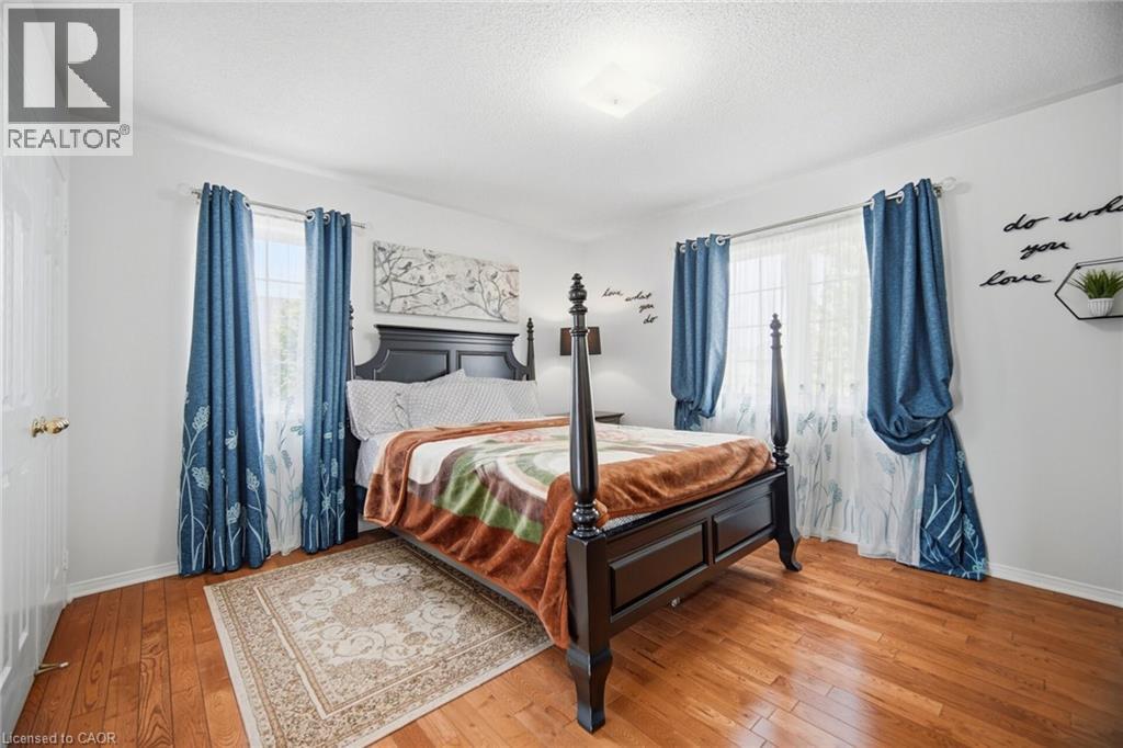1021 HEMSTREET Crescent - Image 33