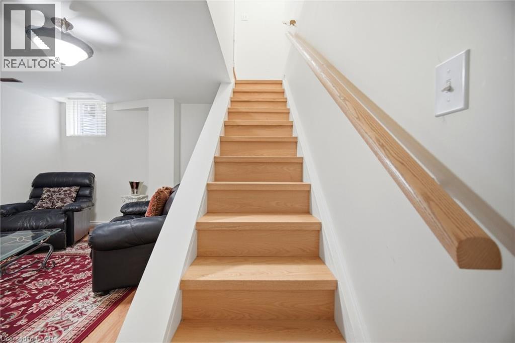 1021 HEMSTREET Crescent - Image 40