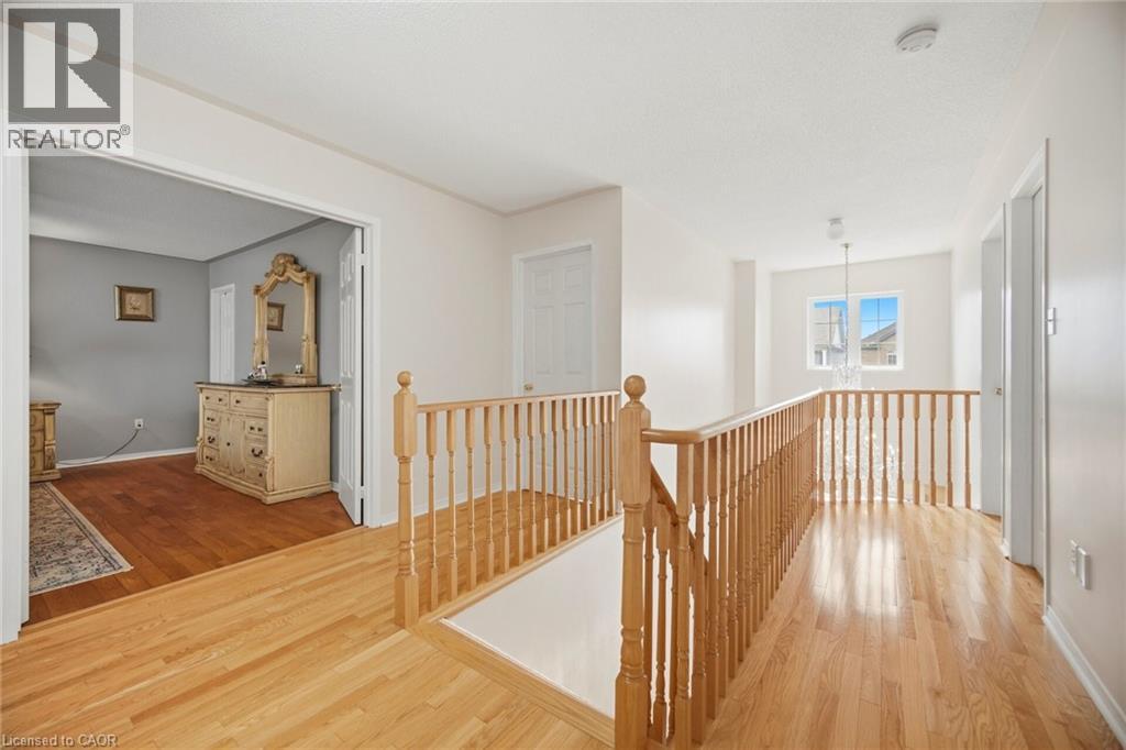 1021 HEMSTREET Crescent - Image 24
