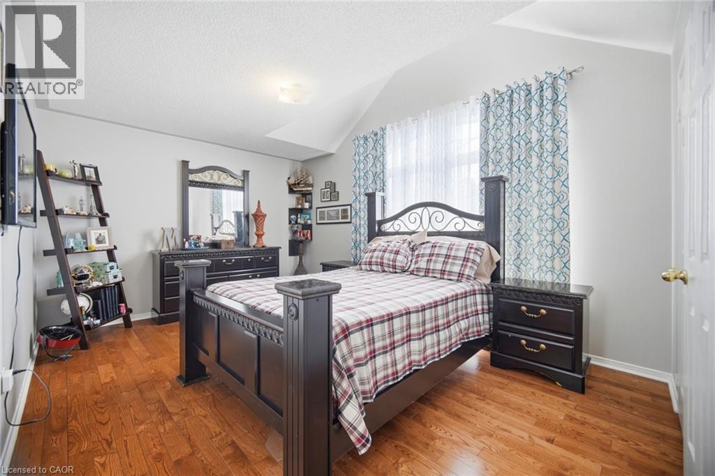 1021 HEMSTREET Crescent - Image 30