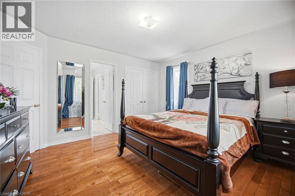 1021 HEMSTREET Crescent - Image 34