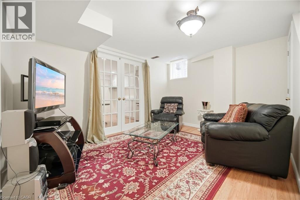 1021 HEMSTREET Crescent - Image 41
