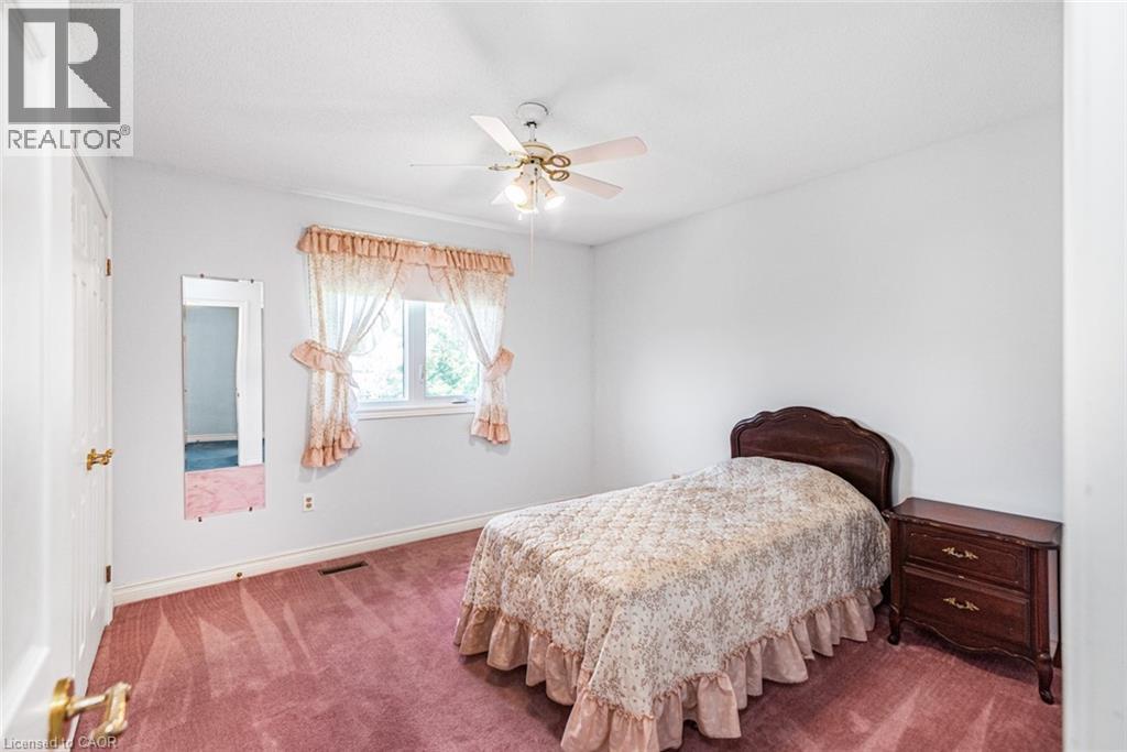 381 KERMAN Avenue - Image 23