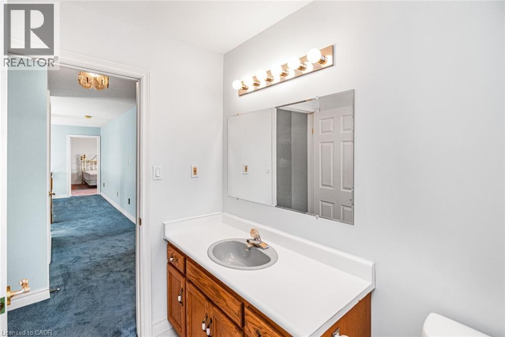 381 KERMAN Avenue - Image 30