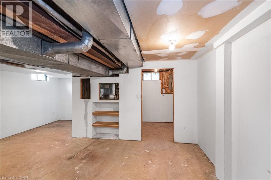 381 KERMAN Avenue - Image 34