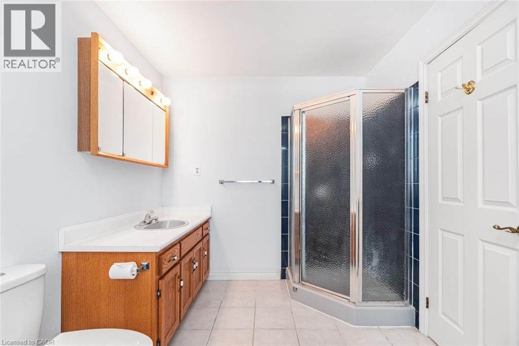 381 KERMAN Avenue - Image 28