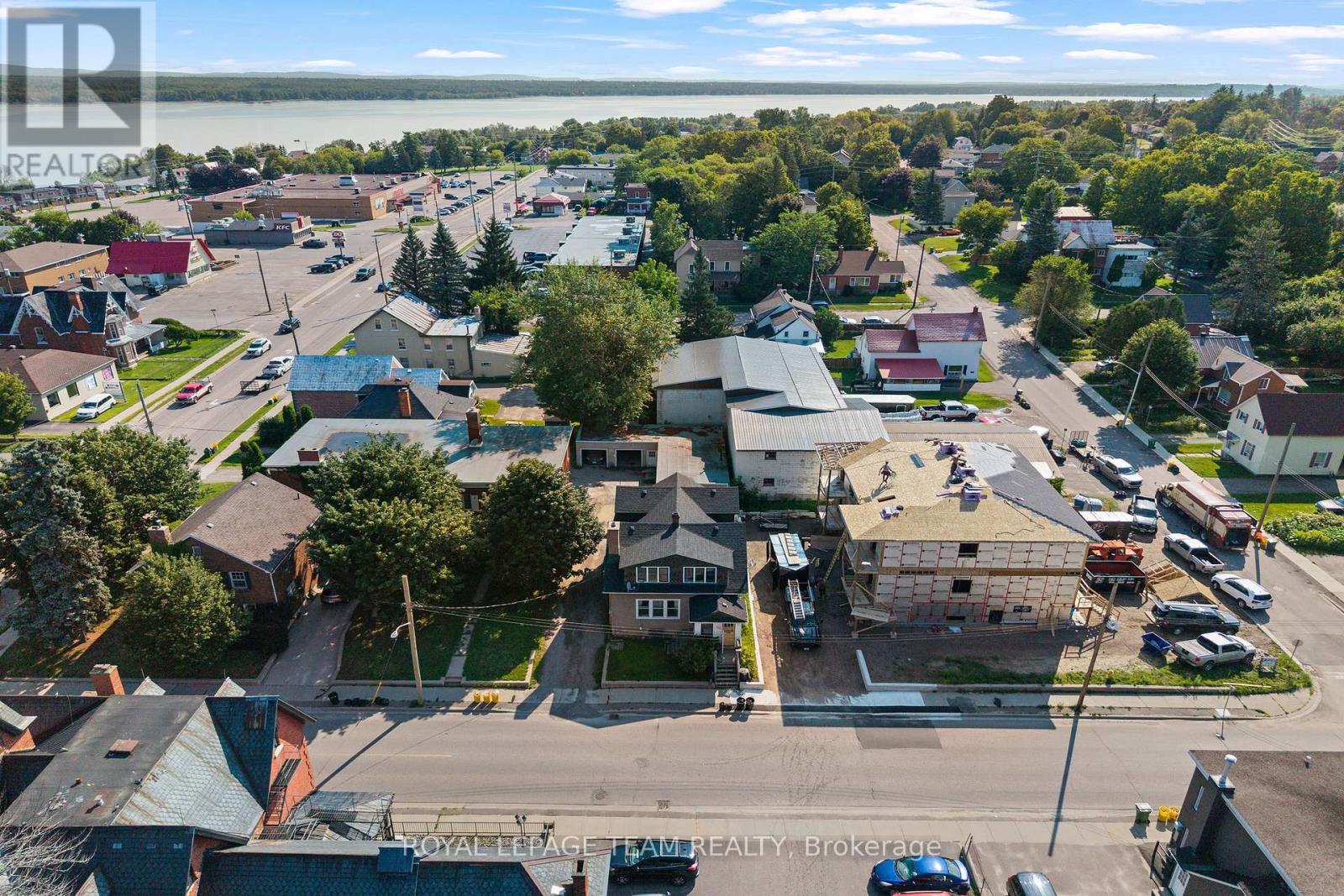 4 Bed, 2 Bath Multi-Family for Sale in Pembroke – 229 CECELIA STREET, Pembroke – MLS# X13680000 - Image 7