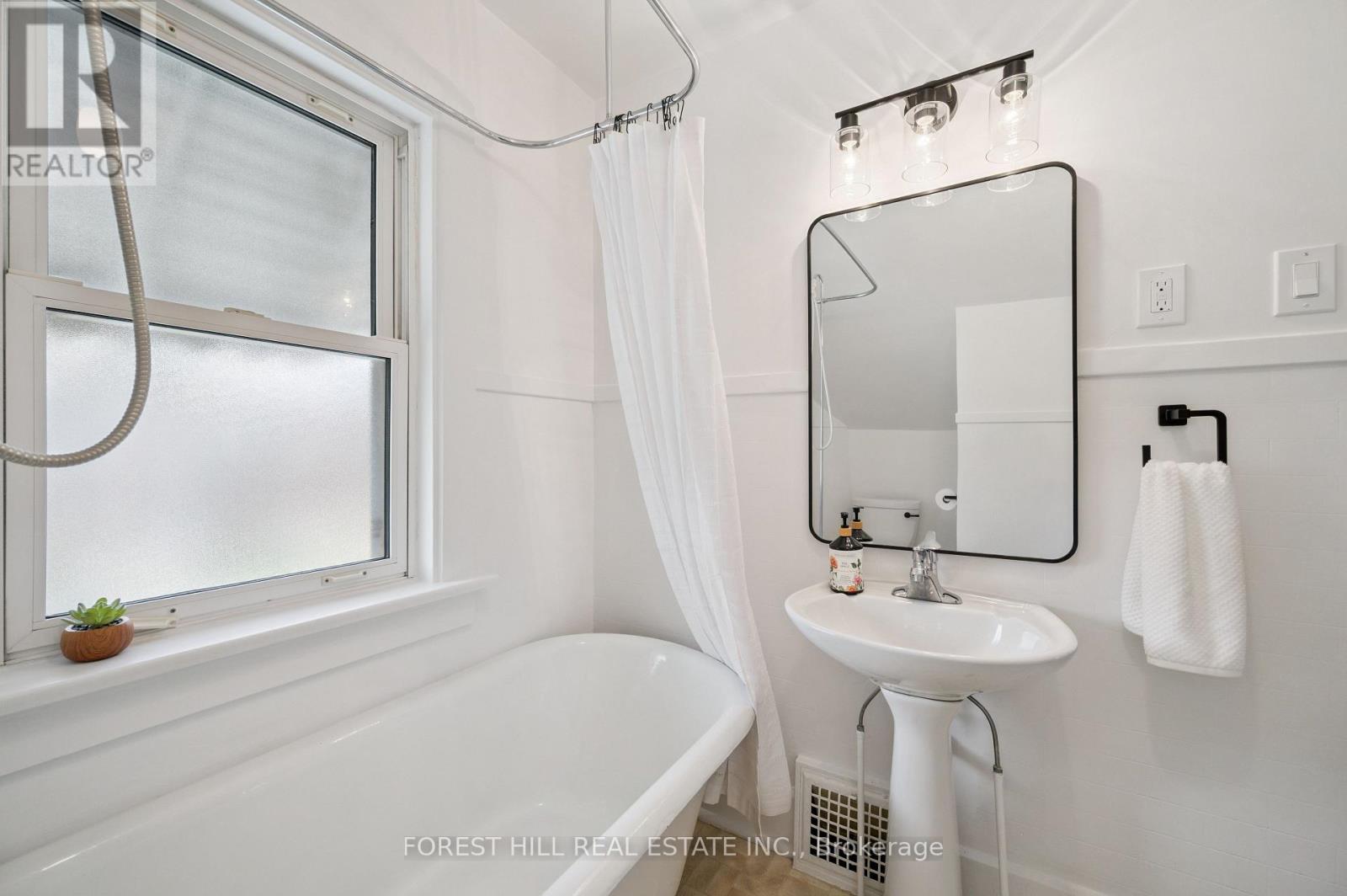 188 WENTWORTH AVENUE - Image 23