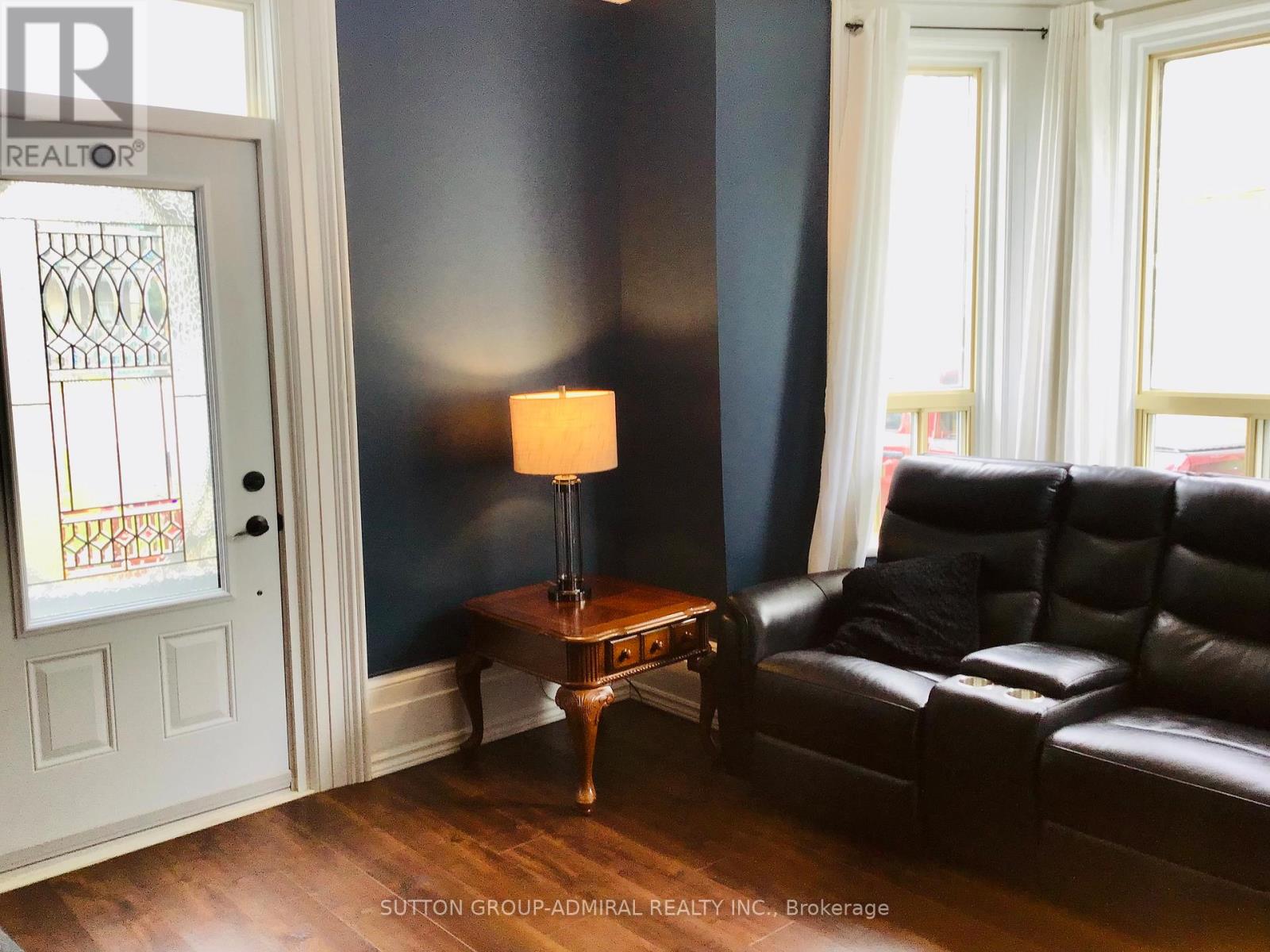 20 KING STREET W - 28
