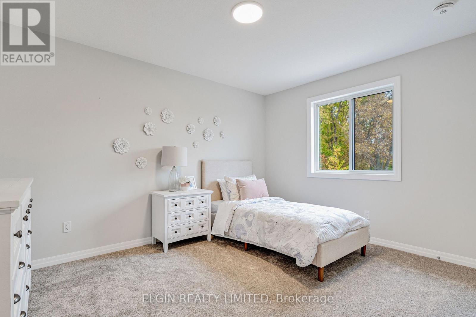 8 COLUMBUS COURT - 27