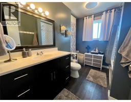 268 Murray Drive, Tumbler Ridge, BC V0C2W0 Photo 19