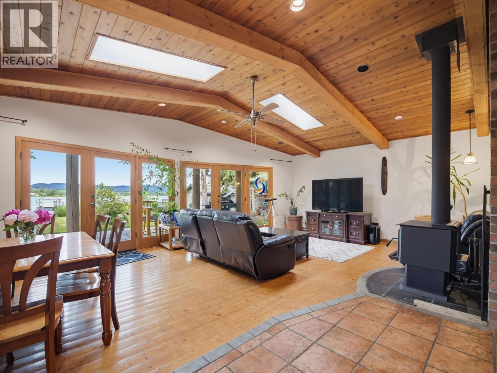 3037 POWELL Road - 6