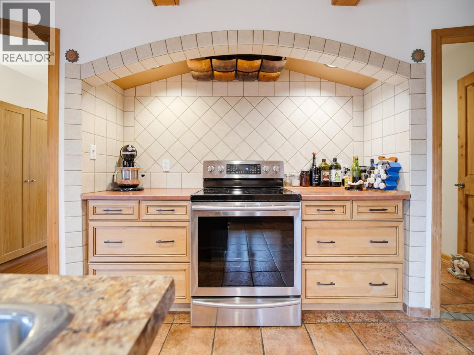 3037 POWELL Road - 20