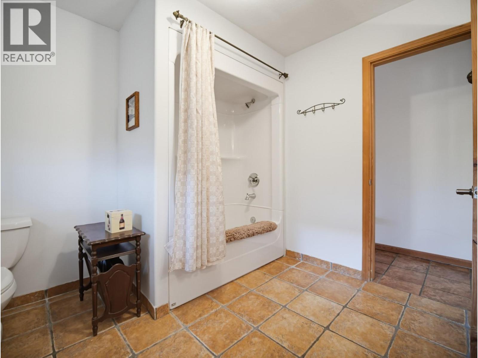 3037 POWELL Road - Image 40