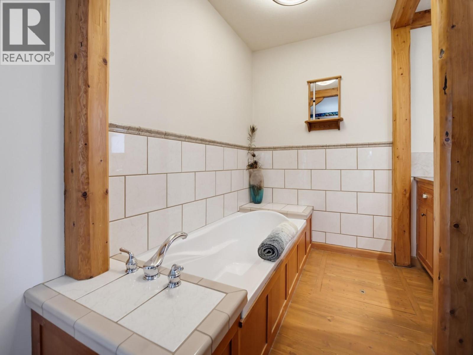 3037 POWELL Road - 24