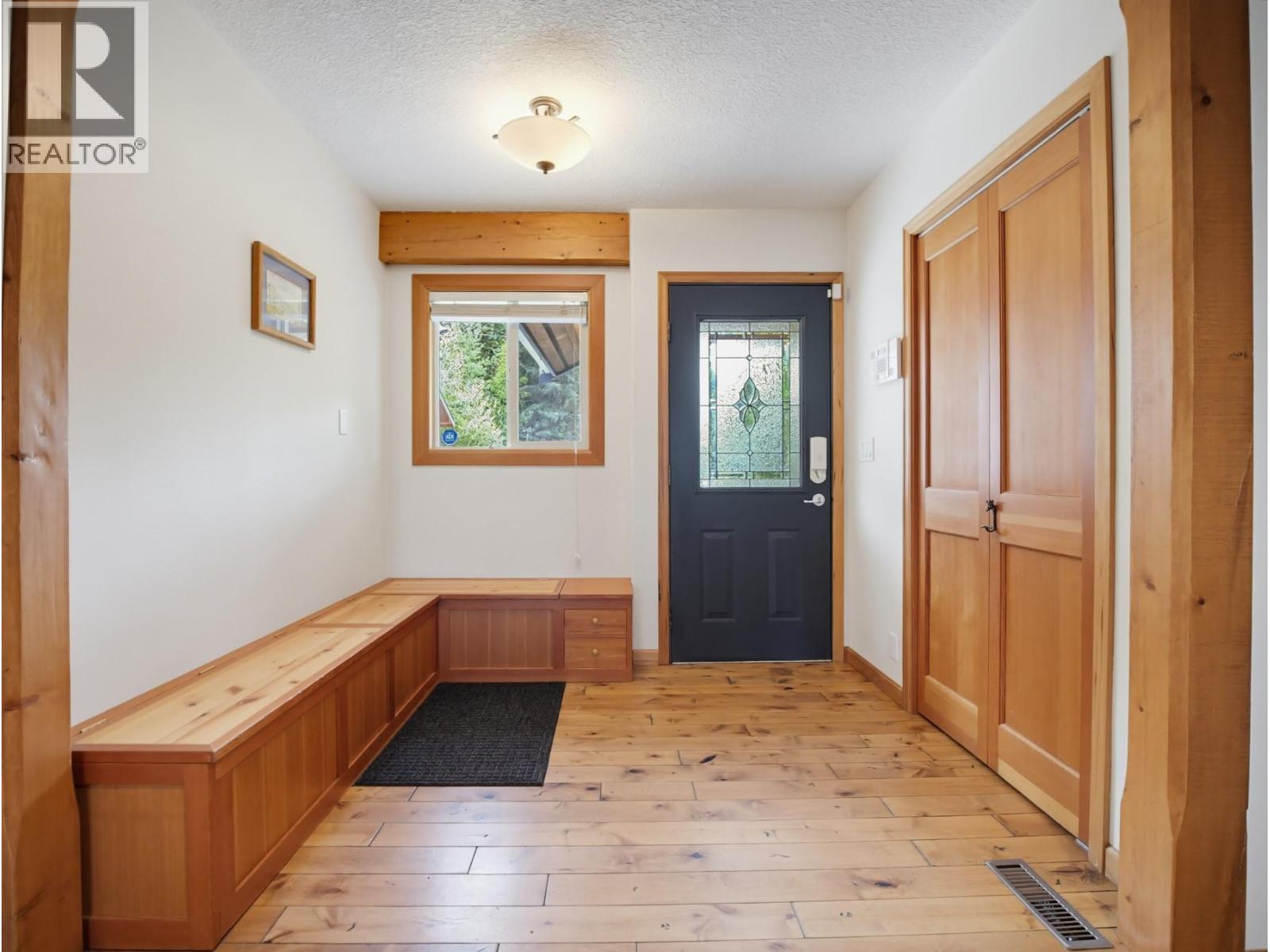3037 POWELL Road - Image 32