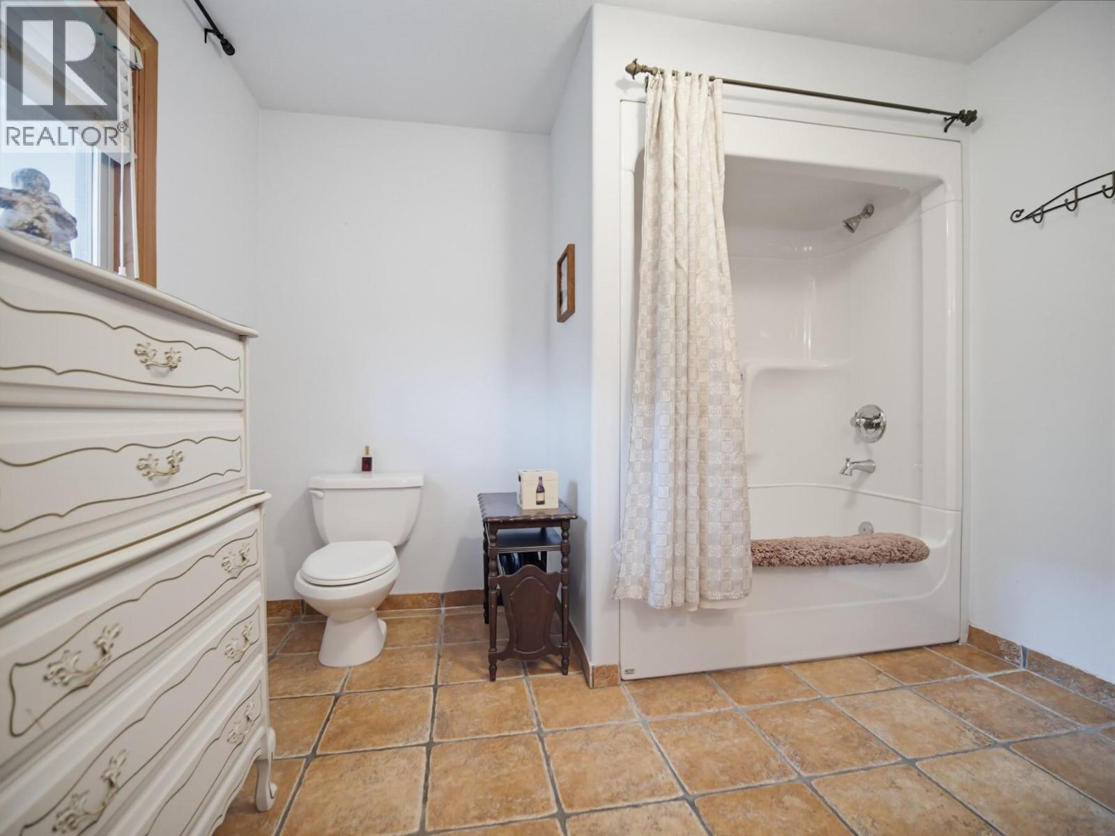 3037 POWELL Road - 39