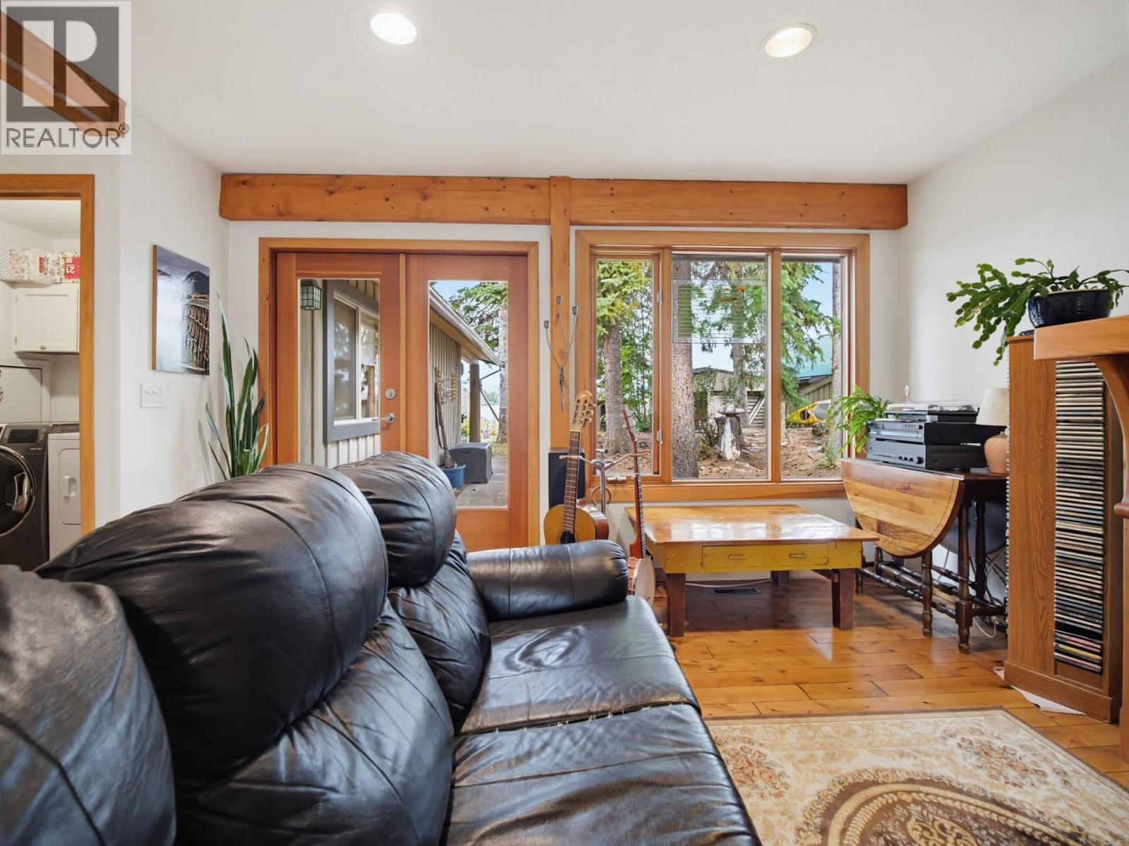 3037 POWELL Road - 35