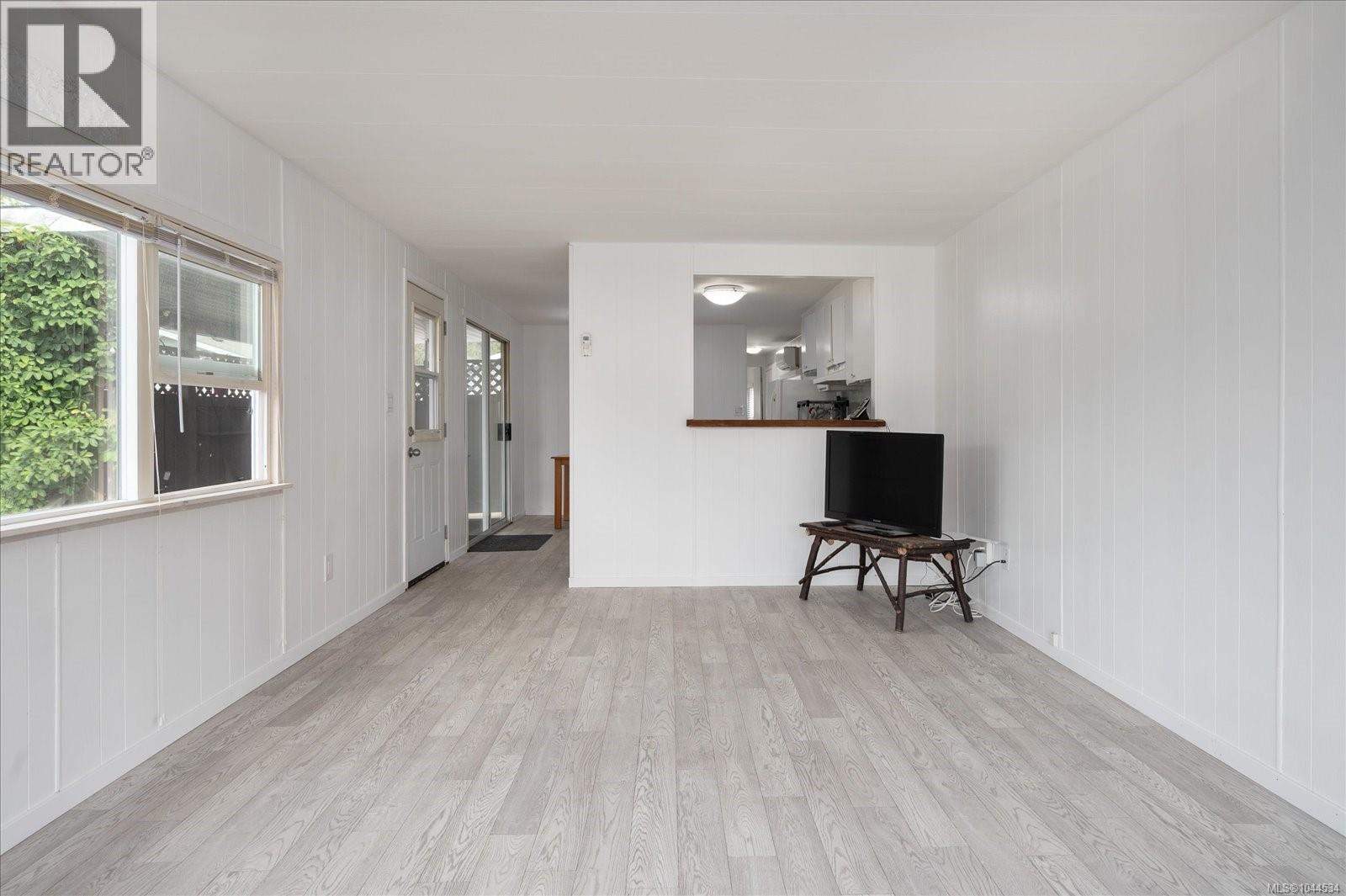 #39 1050 Bowlby Rd - Image 10