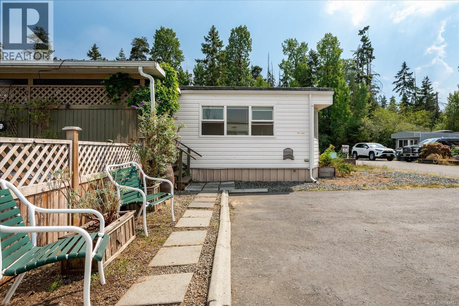 #39 1050 Bowlby Rd - 3