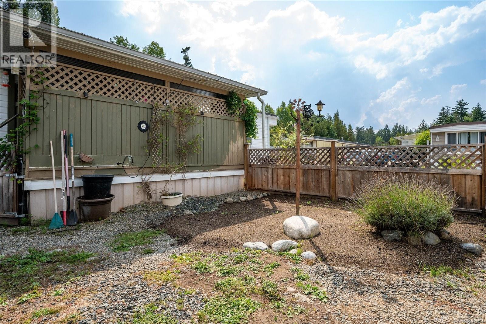 #39 1050 Bowlby Rd - 26