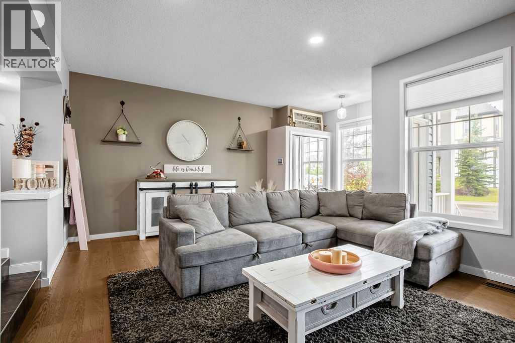 81 New Brighton Heights SE - 3