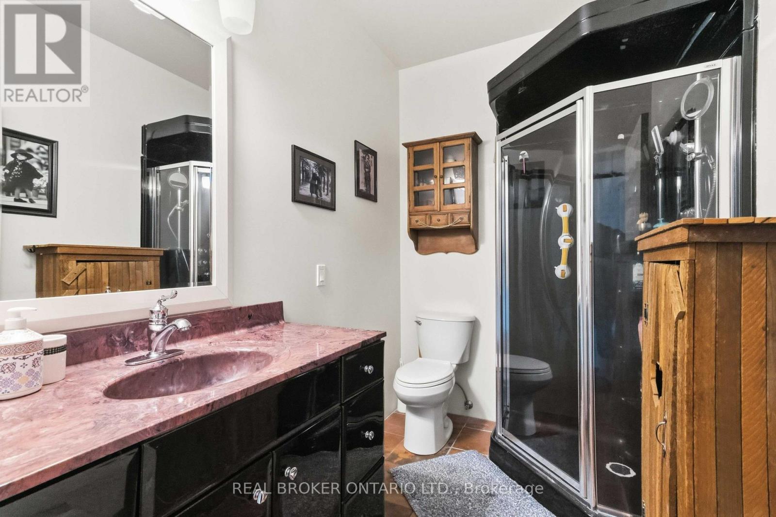 12 HAMDUN LANE - Image 17