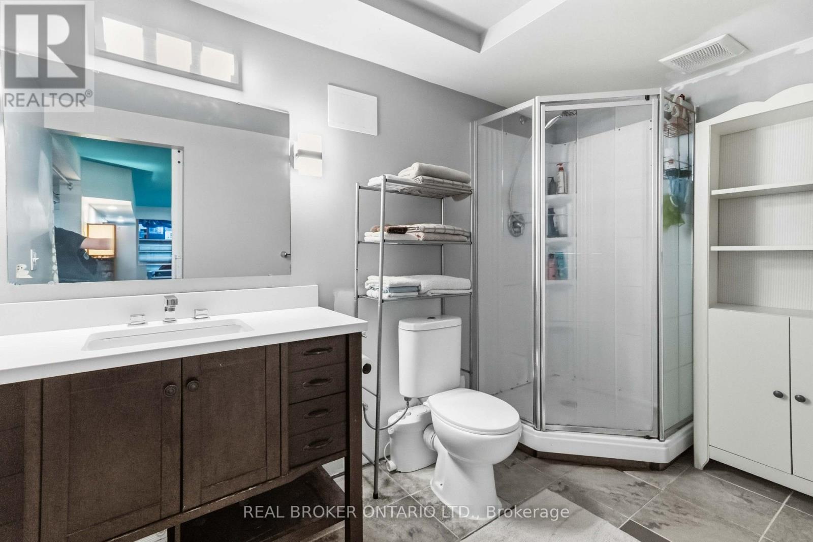 12 HAMDUN LANE - Image 33