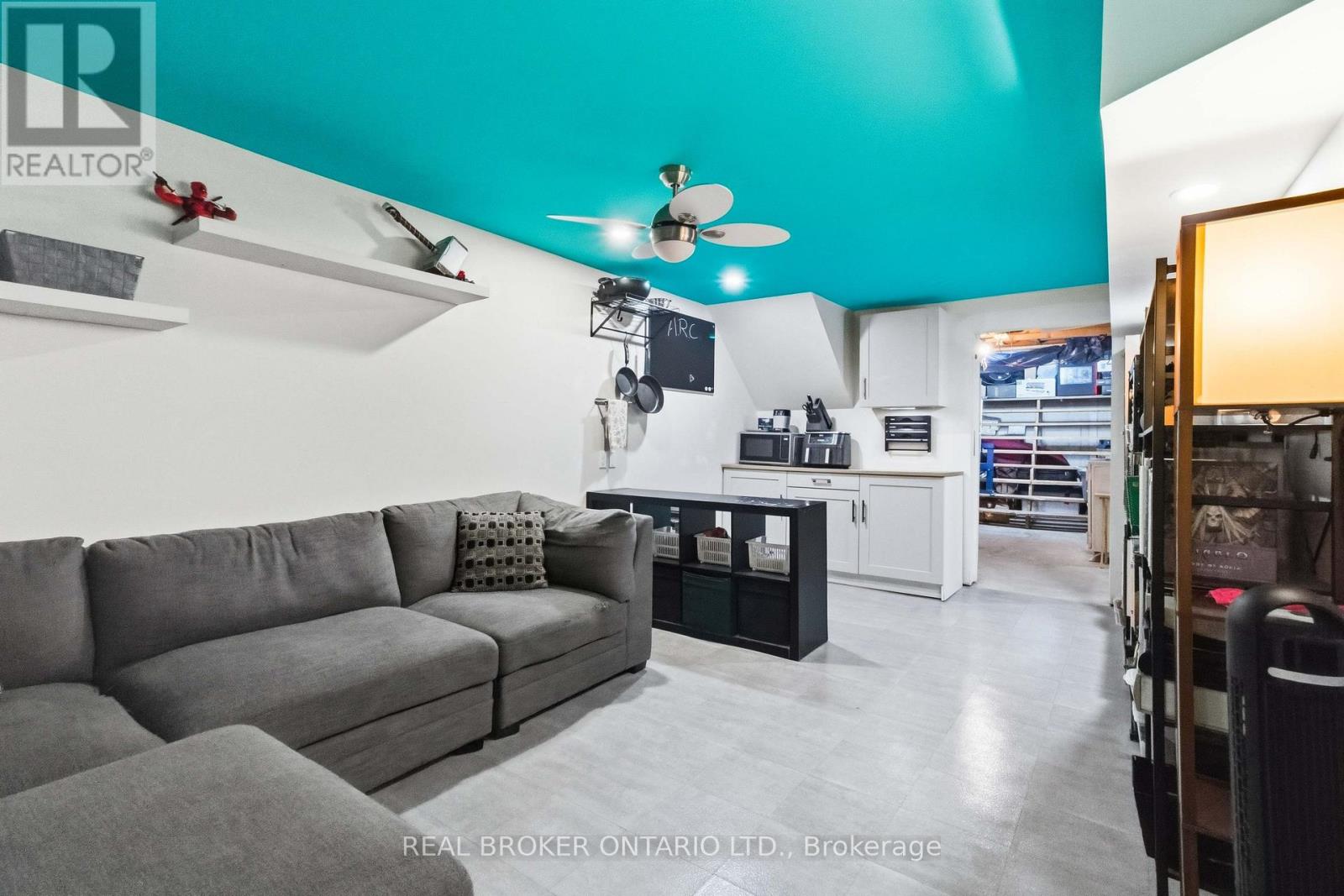 12 HAMDUN LANE - Image 34