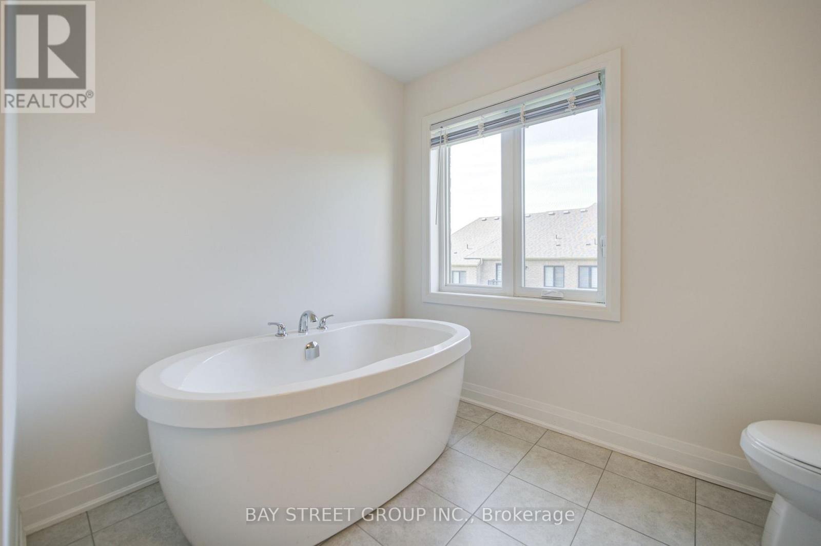 36 ELKINGTON CRESCENT - Image 29
