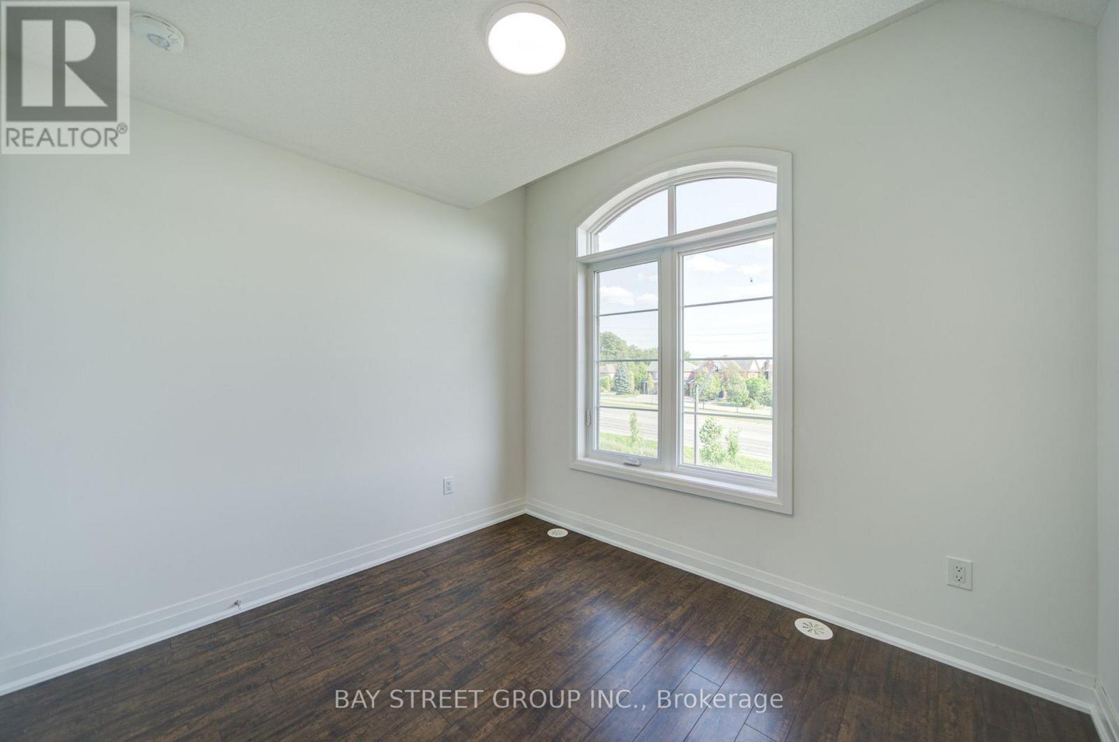36 ELKINGTON CRESCENT - Image 32