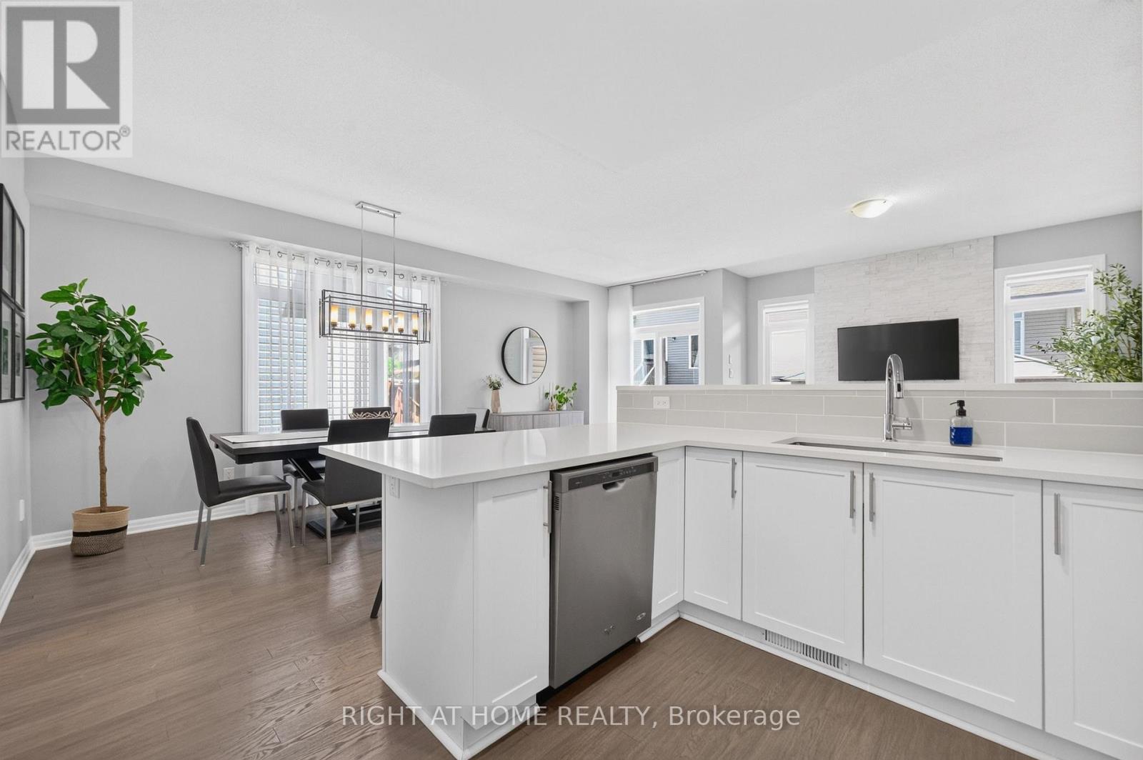 624 SPRING VALLEY DRIVE - 22