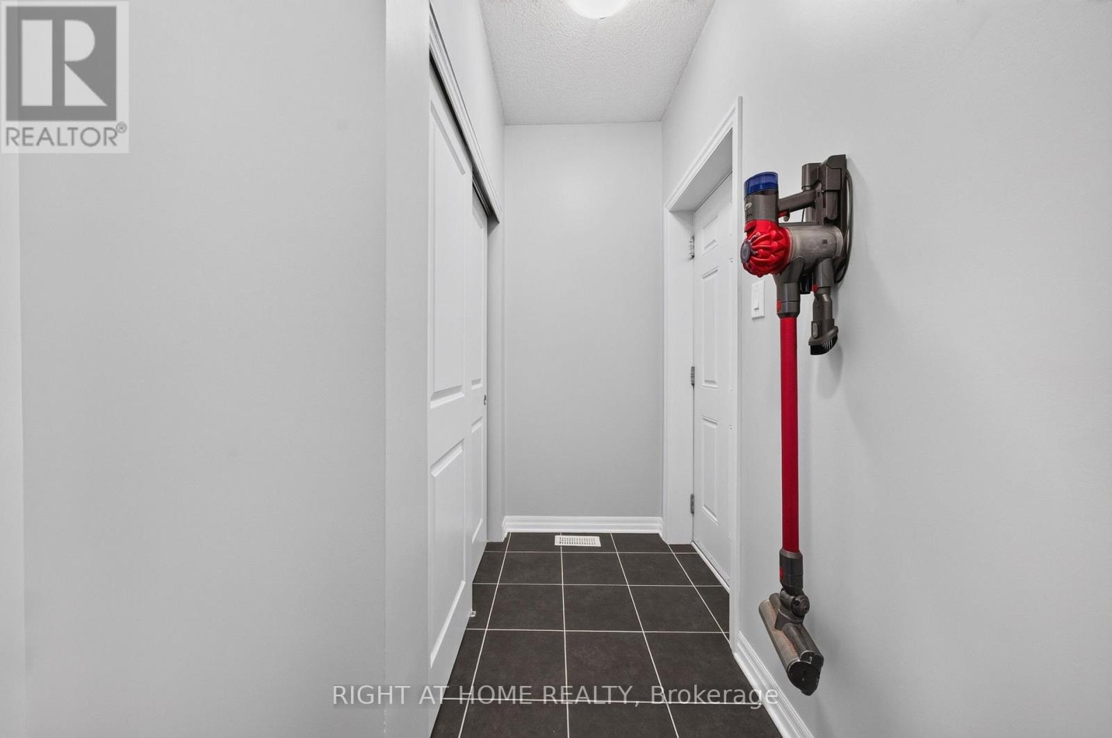 624 SPRING VALLEY DRIVE - 25