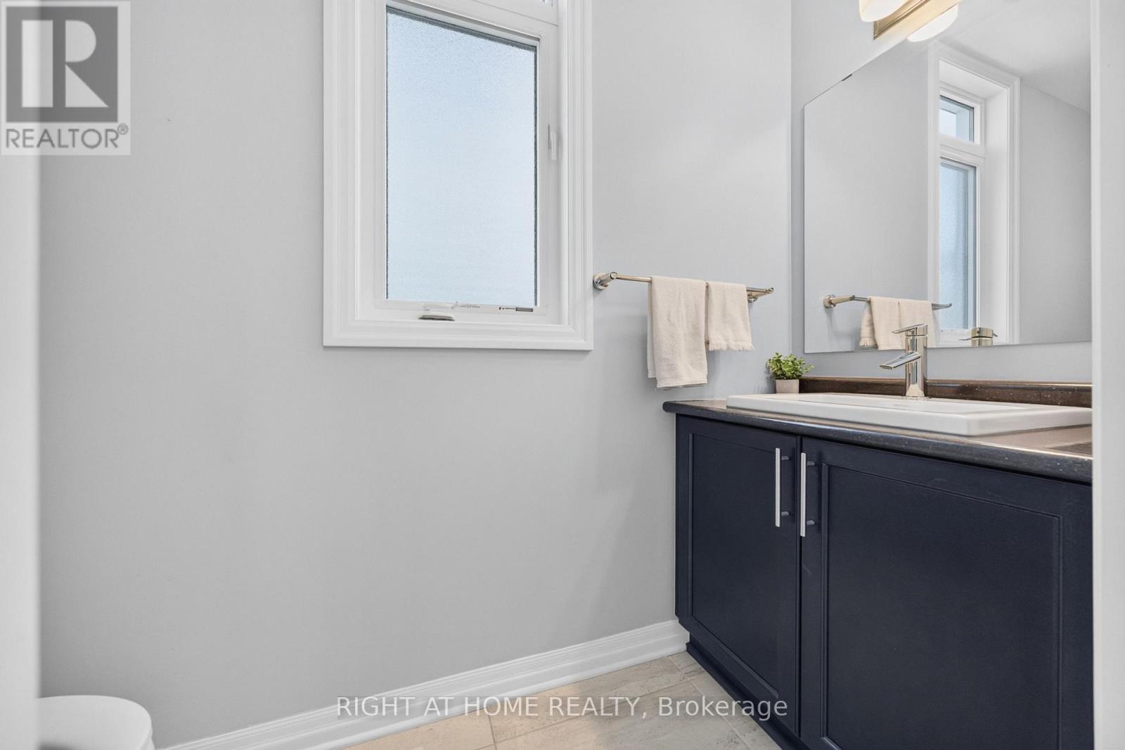 3 Bed, 3 Bath House for Sale in Ottawa – 624 SPRING VALLEY DRIVE, Ottawa – MLS# X13680048 - Image 7