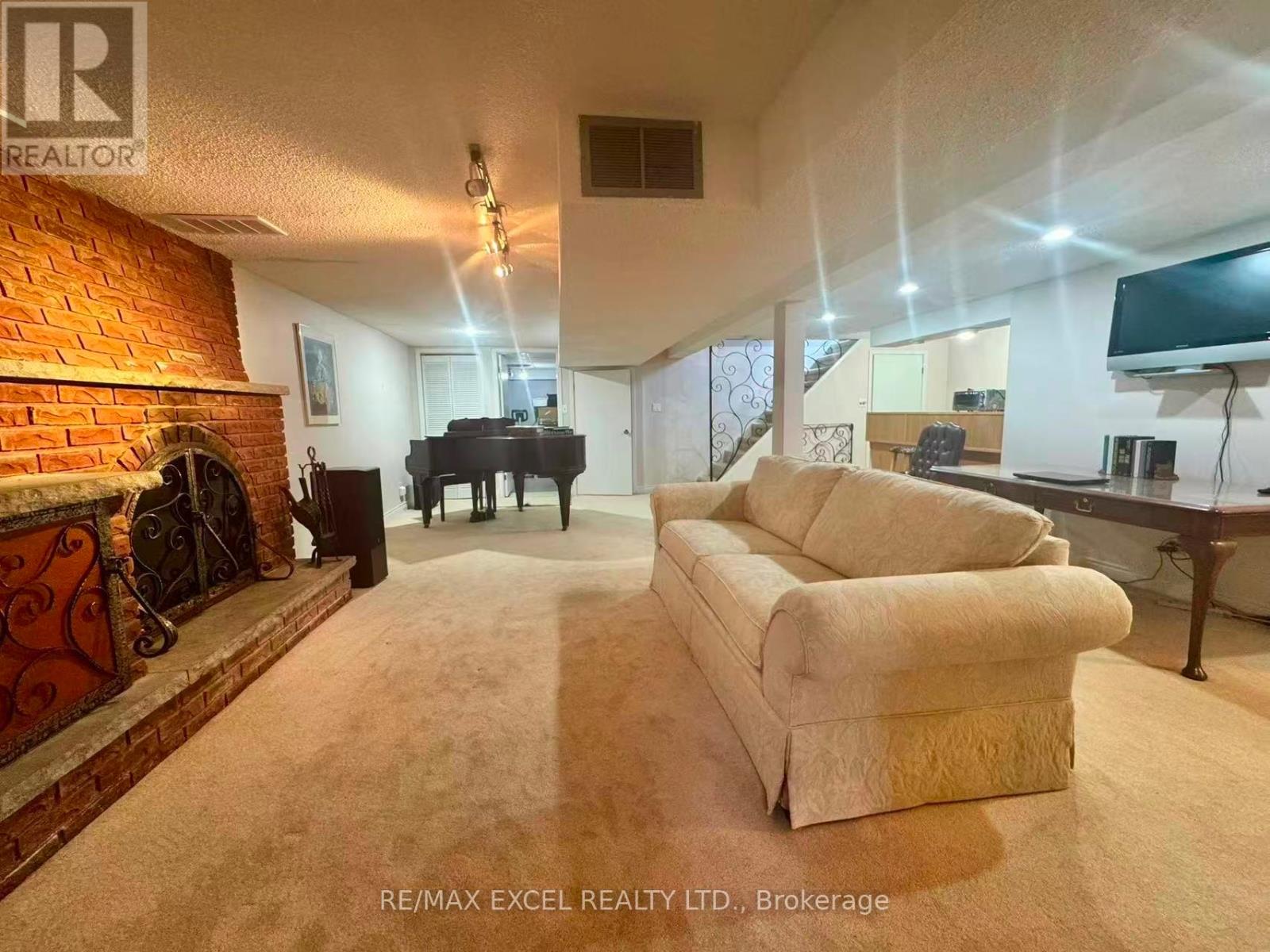 62 ARDGOWAN CRESCENT - Image 30