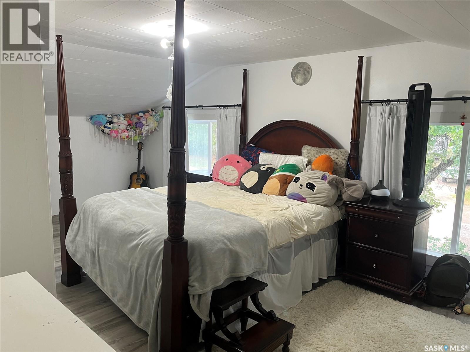 164 4th STREET W - Image 17