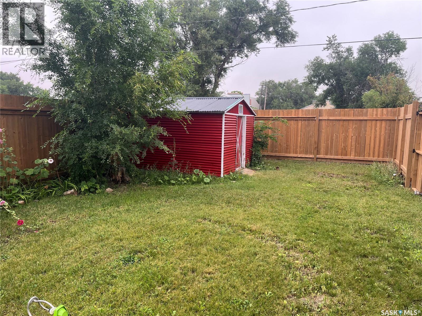 164 4th STREET W - Image 34