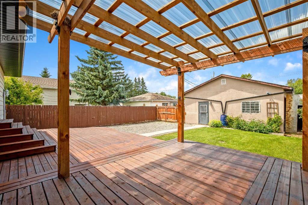 313 4 Street Southwest - Photo 29