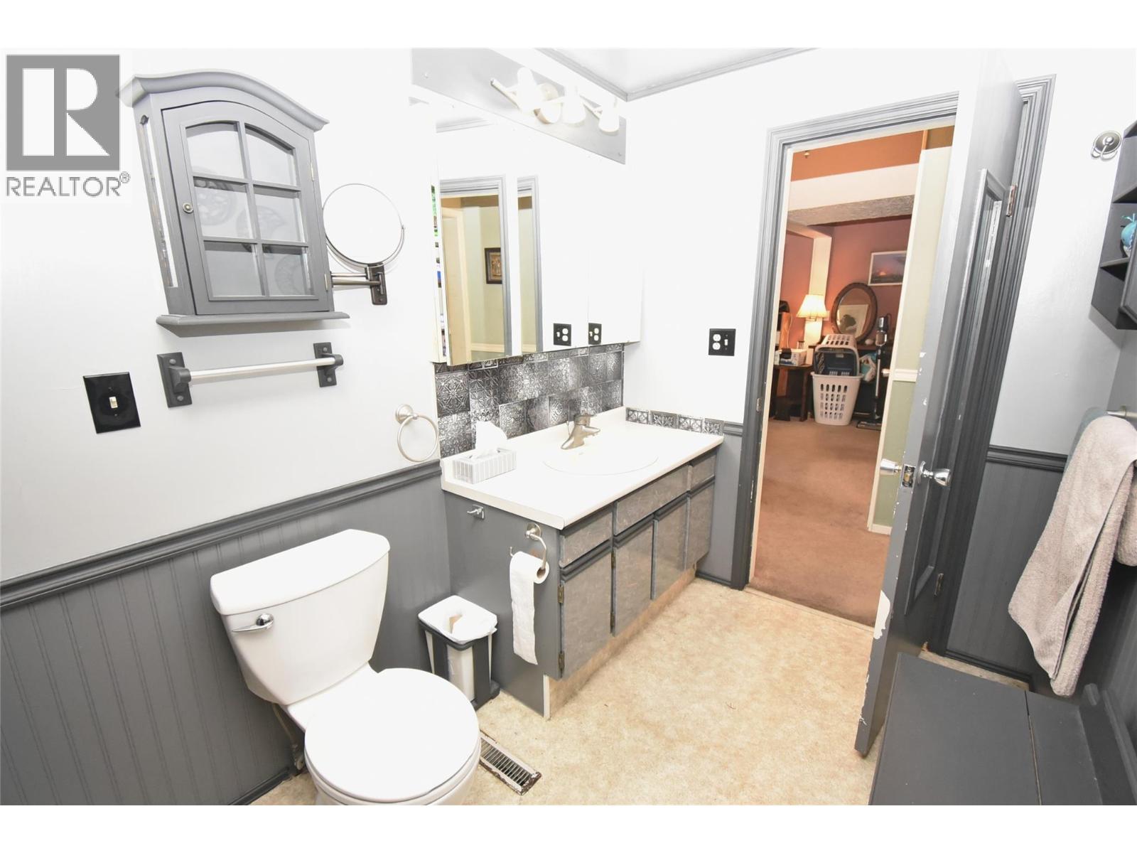 3202 22 Street - Image 24