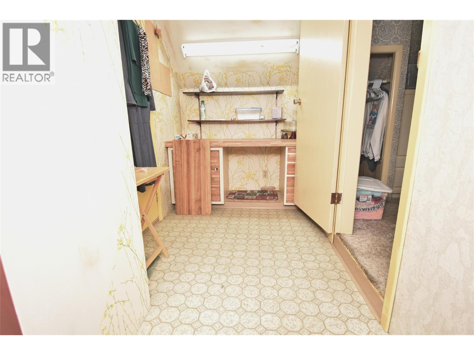 3202 22 Street - Image 40